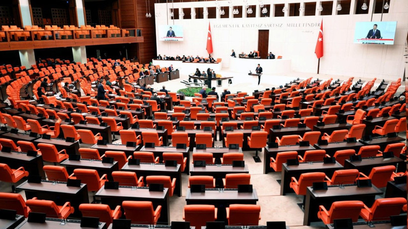 Tartışmalı maden yasa teklifi görüşmelerinde Meclis bomboş - Resim: 6