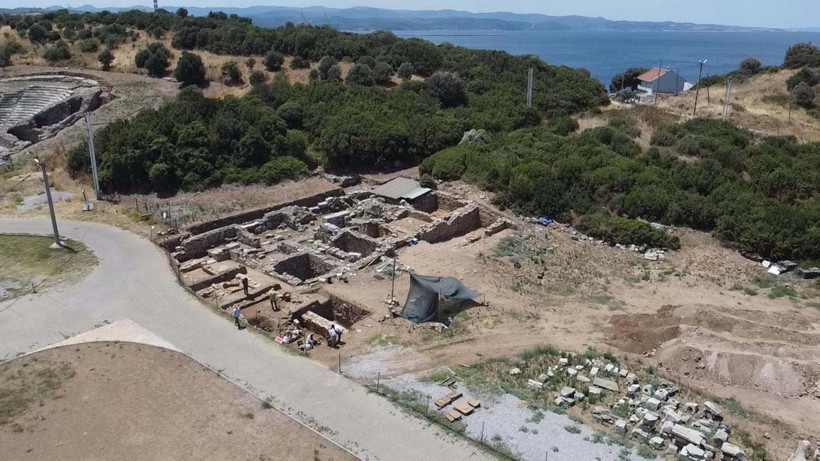 Antik liman kenti Parion'da 11'inci yüzyıla ait mezar grubu bulundu - Resim : 2