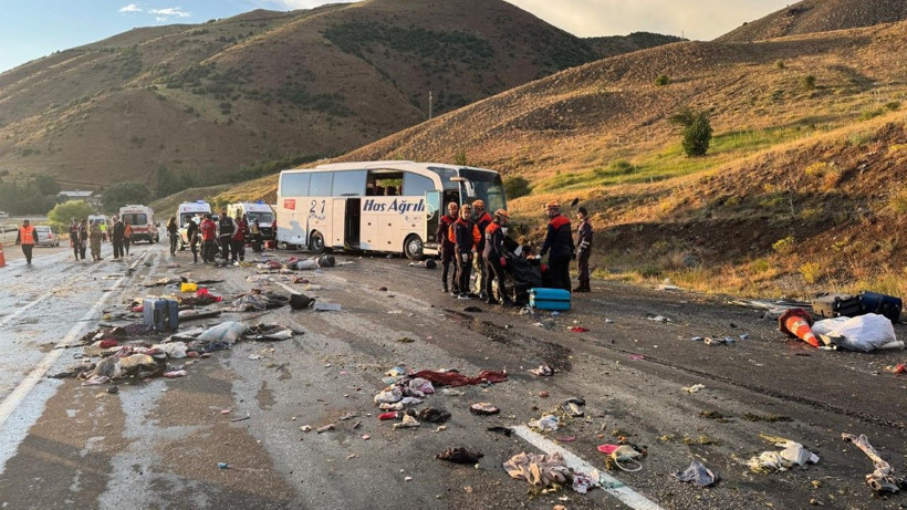 Otobüs, dağ yamacına çarptı: Ölü ve yaralılar var - Resim: 8