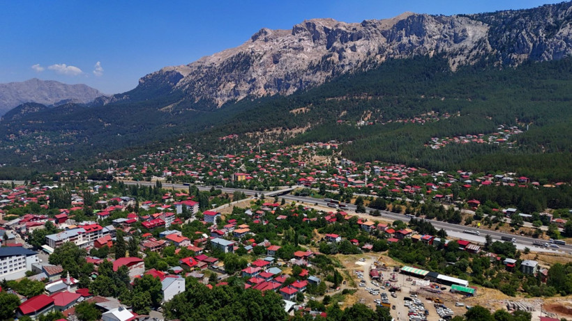 Kaçan kaçana: 20 bin kişi yaşıyordu nüfusu 450 bini buldu - Resim: 3