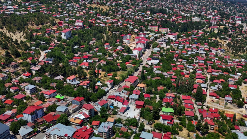 Kaçan kaçana: 20 bin kişi yaşıyordu nüfusu 450 bini buldu - Resim: 4