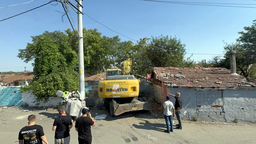 Herkesin canına tak etmişti... O evler yıkıldı - Resim: 2