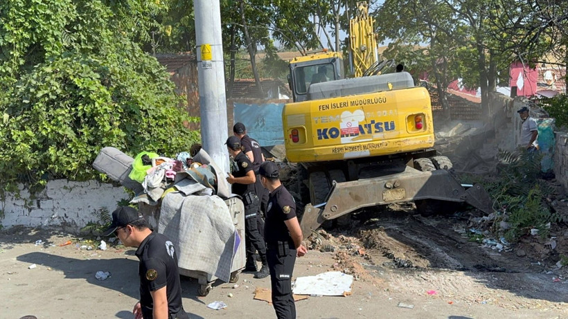Herkesin canına tak etmişti... O evler yıkıldı - Resim: 6