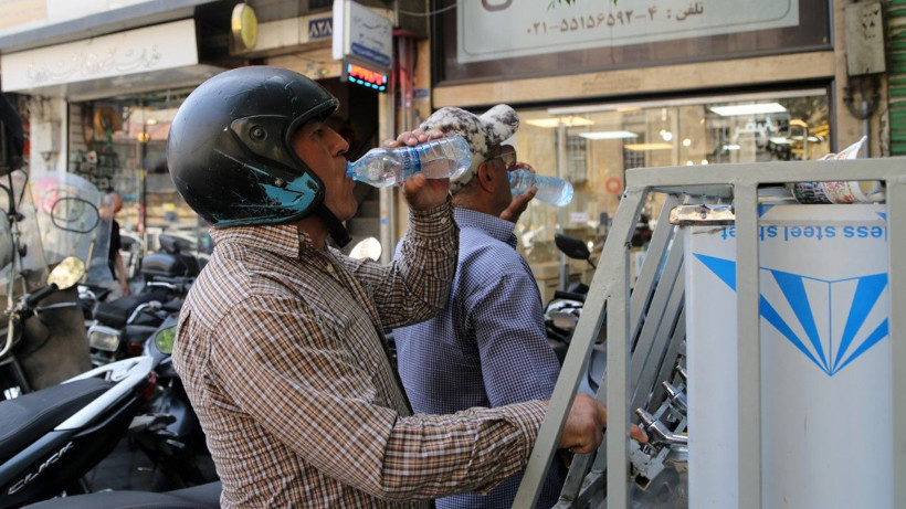 Komşuda devlet dairelerine ‘sıcak’ tatili - Resim: 8