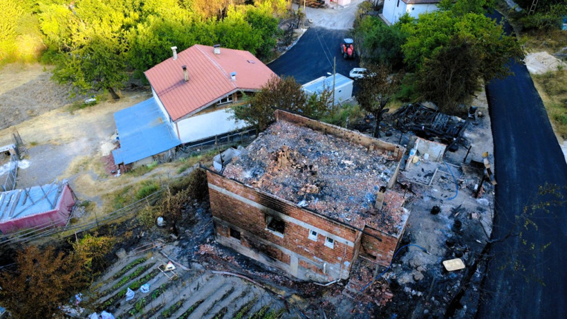 Karabük yangını: Bir köyde 39 ev yandı - Resim: 2