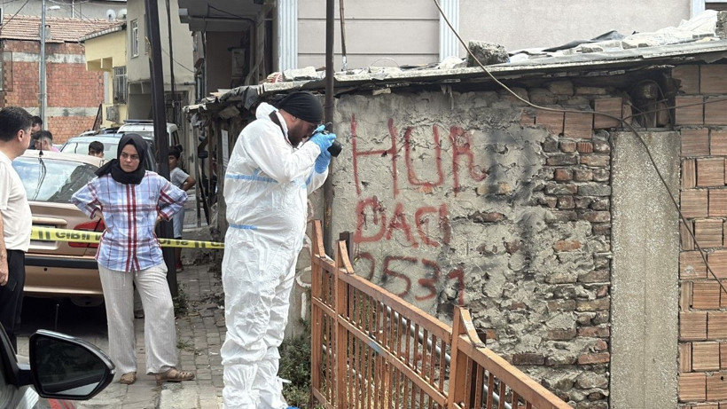 İstanbul'da dehşet: Ev arkadaşının boğazını keserek öldürdü - Resim: 1