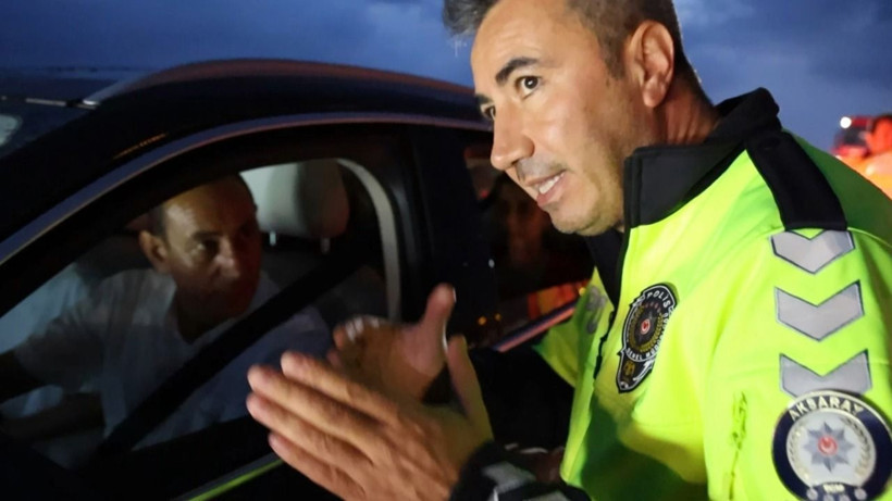 Karayolunu sel vurdu! Yol trafiğe kapandı - Resim: 5