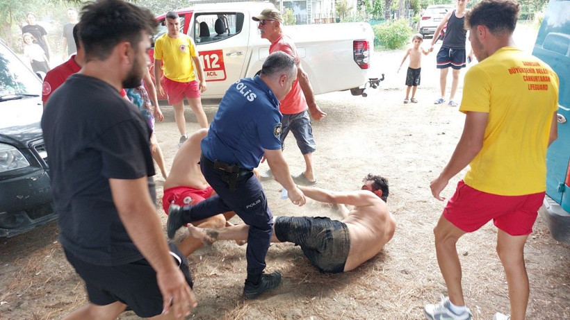 Cankurtaran ile vatandaş yumruk yumruğa kavga etti - Resim: 4