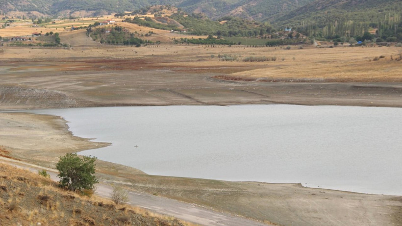Barajda su bitme noktasına geldi, tepecikler ortaya çıktı - Resim: 3