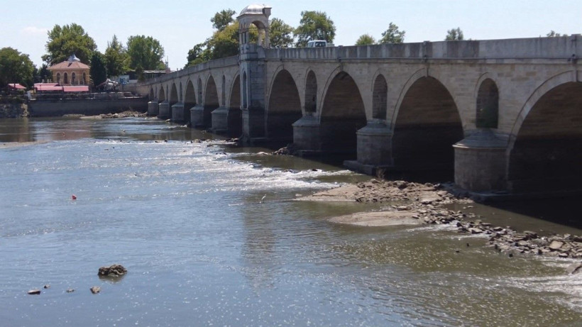 Sular çekilince ortaya çıktı, bakanlık incelemeye aldı - Resim: 1