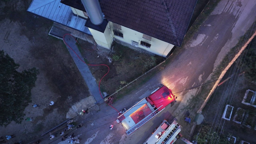 Cami alev alev yandı - Resim: 2