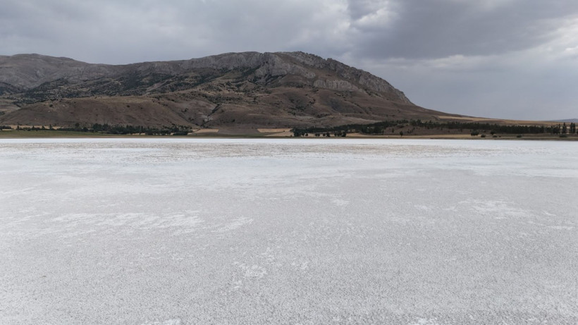 Su gitti, tuz kaldı: Bir göl daha kuraklık kurbanı - Resim: 3