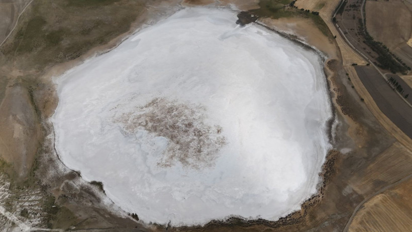 Su gitti, tuz kaldı: Bir göl daha kuraklık kurbanı - Resim: 5