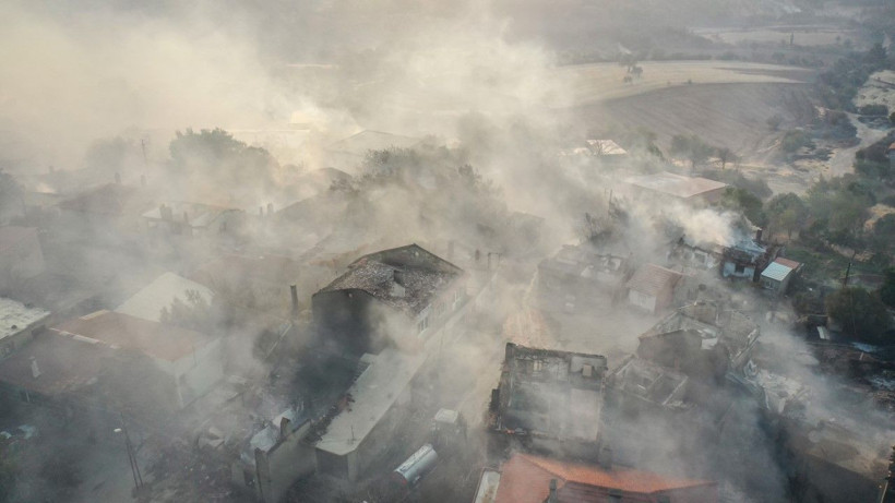 Çanakkale'de büyük yangın: Evler kül oldu - Resim: 16