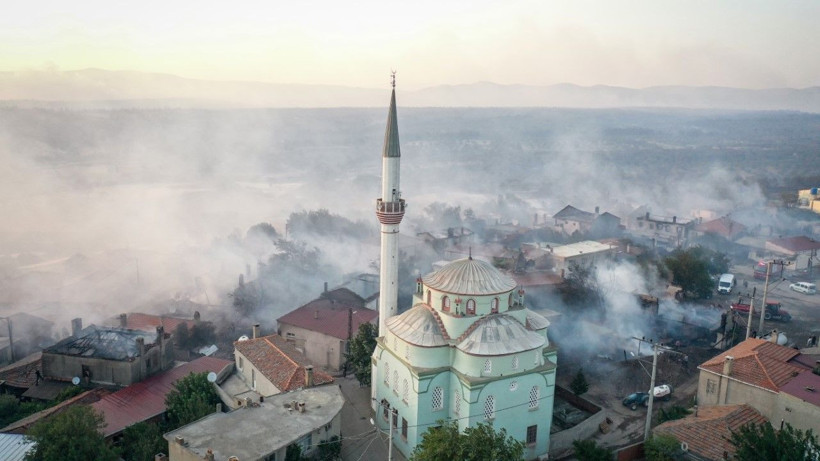Çanakkale'de büyük yangın: Evler kül oldu - Resim: 25