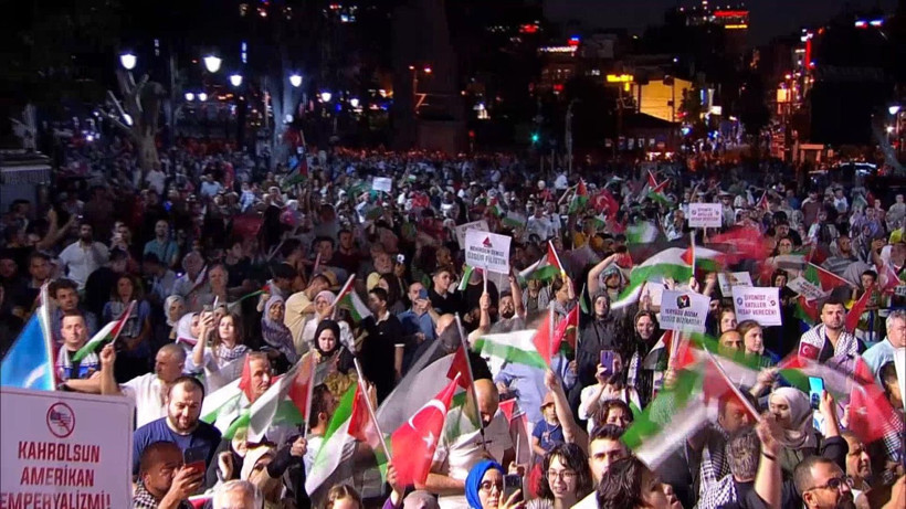 İstanbul'da binlerce kişiden Gazze yürüyüşü - Resim: 13