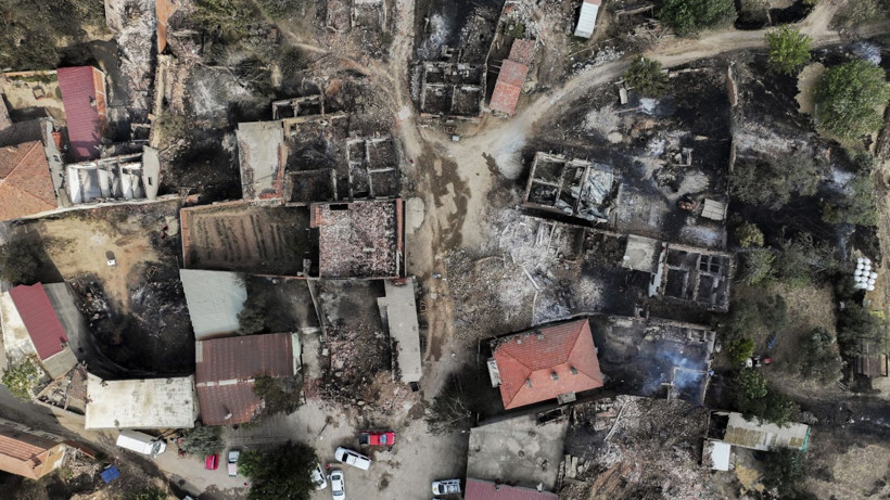 Çanakkale'de yangın söndü, hasar büyük - Resim: 8