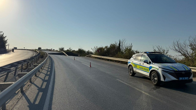 Turizm merkezine giden yol çöktü - Resim: 1