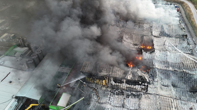 Süt ürünleri fabrikası yandı: 2 ölü - Resim: 5