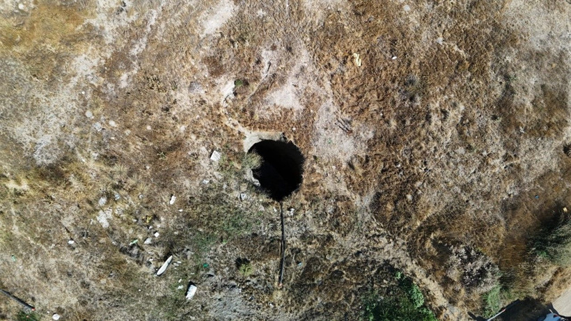 Deprem sonrası obruk oluştu: ‘Çökme sesleri geliyor’ - Resim: 3