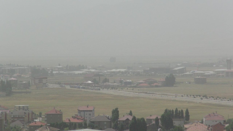 Irak ve Suriye’den geldi, ilçeyi esir aldı - Resim: 2