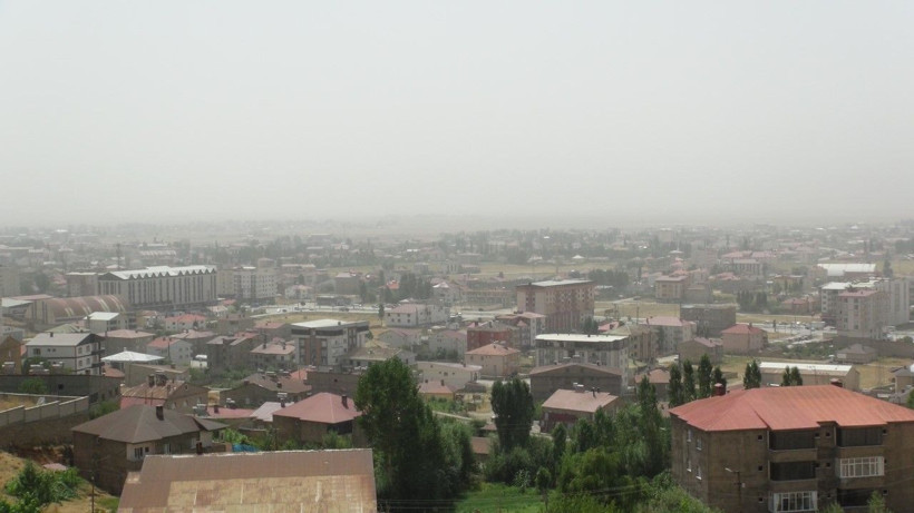 Irak ve Suriye’den geldi, ilçeyi esir aldı - Resim: 4