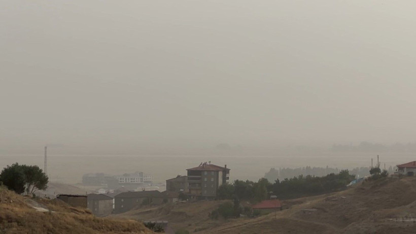 Irak ve Suriye’den geldi, ilçeyi esir aldı - Resim: 8