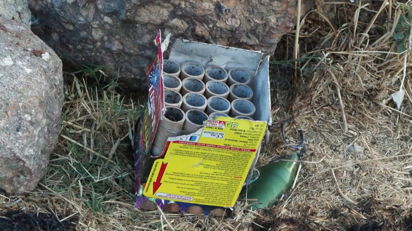 Maltepe’de otluk alanda havai fişek atan kişi yangına sebep oldu - Resim: 1