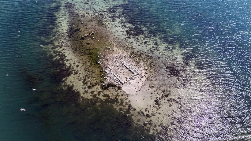 Sular çekilince tarihi kilise ortaya çıktı - Resim : 1