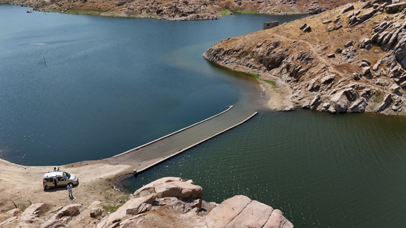 Su buharlaştı, köprü 'doğdu' - Resim: 2