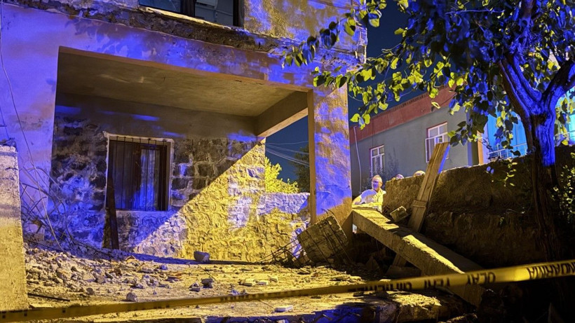 Balkon çöktü: 5 yaralı - Resim: 6