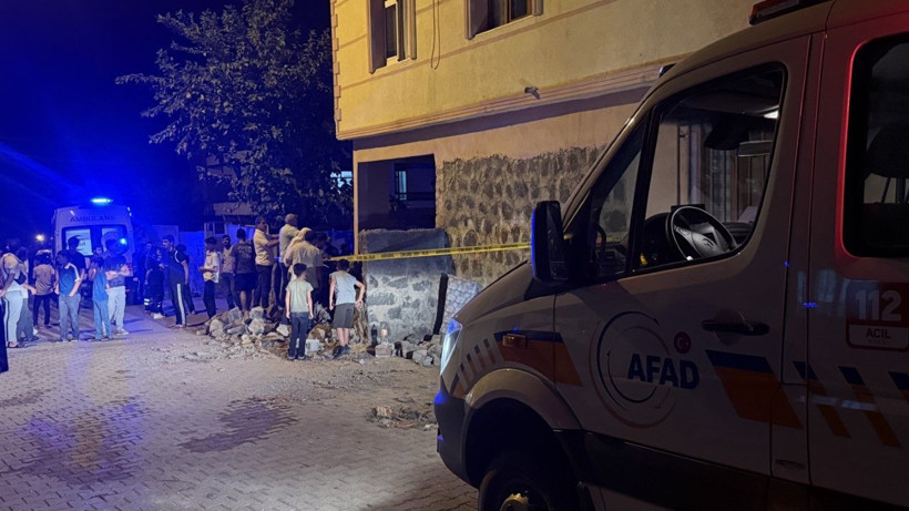 Balkon çöktü: 5 yaralı - Resim: 7