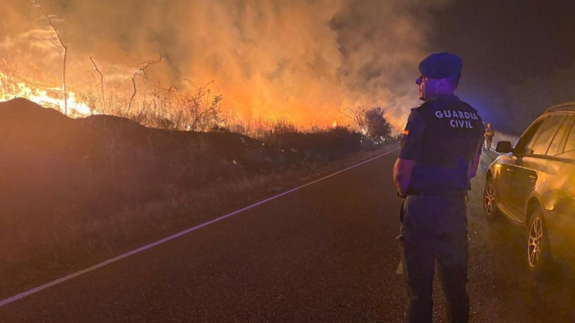 İspanya yanıyor! 7 kişi öldü, 4 bin kişi geceyi dışarıda geçirdi - Resim: 4