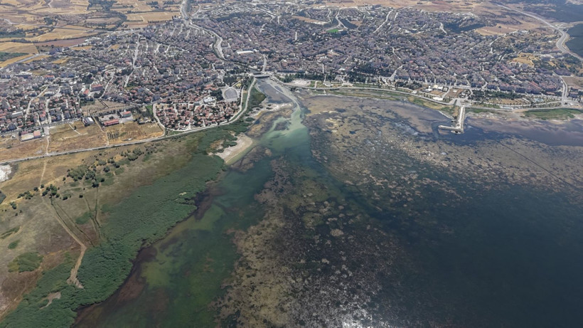 Türkiye'nin en büyük tatlı su gölünde kuraklık alarmı: Suyun çekilmesiyle adalar oluştu - Resim: 17