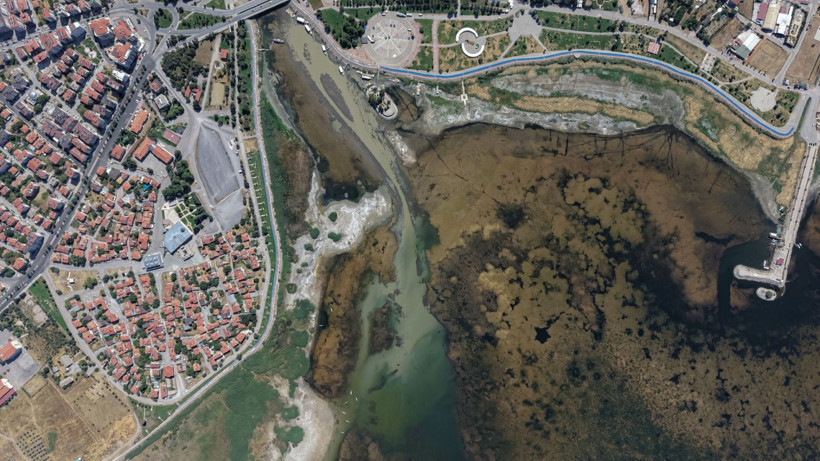 Türkiye'nin en büyük tatlı su gölünde kuraklık alarmı: Suyun çekilmesiyle adalar oluştu - Resim: 19