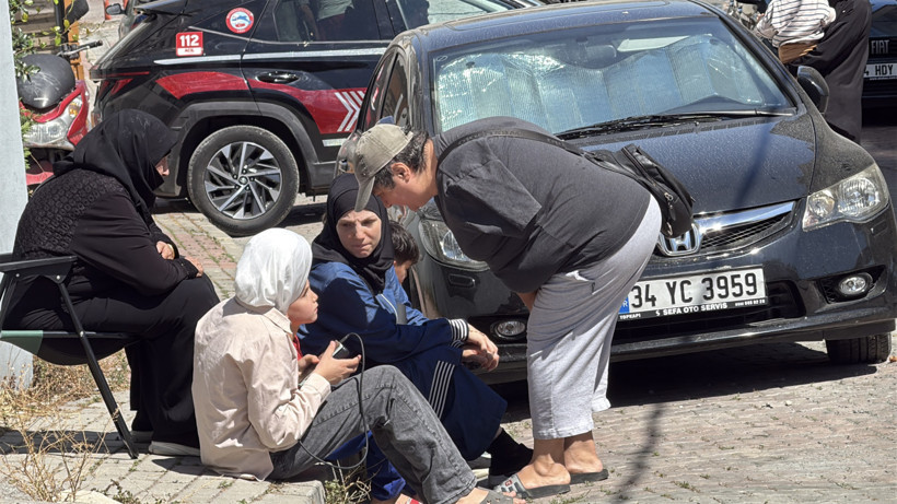 Kağıthane'de yangın: 1 itfaiye eri dumandan etkilendi, bina tahliye edildi - Resim : 1