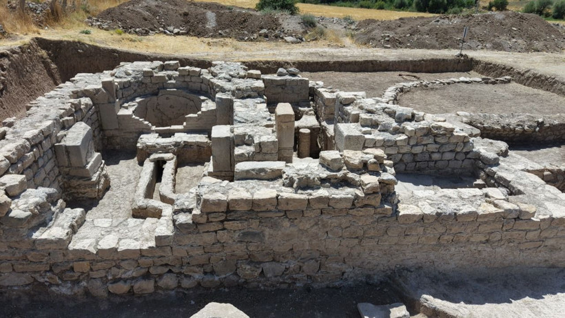 Fidan dikmek için kazdı, Roma tarihini çıkardı: Elazığ'da yerden ısıtmalı hamam - Resim: 3