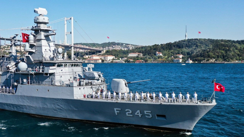 Erdoğan, Boğaz’dan geçen 9 gemiyi selamladı - Resim: 5