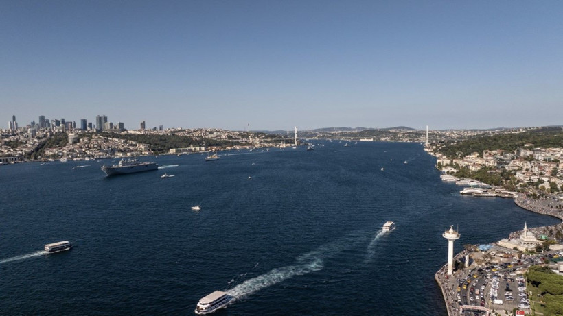 Erdoğan, Boğaz’dan geçen 9 gemiyi selamladı - Resim: 3