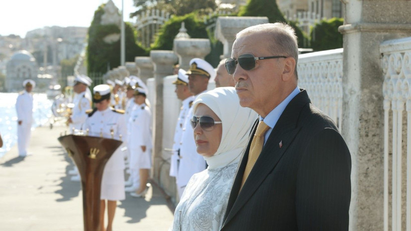 Erdoğan, Boğaz’dan geçen 9 gemiyi selamladı - Resim: 7