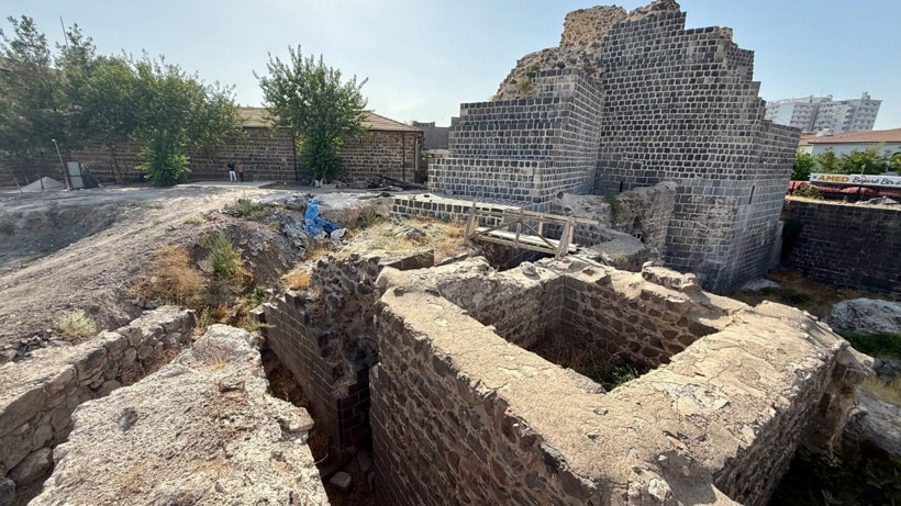 Yeni kitabe ortaya çıktı: Hiçbir zaman hamam olarak kullanılmamış - Resim: 3