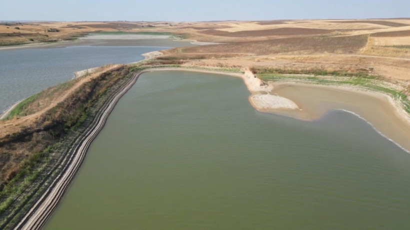 Baraj kritik seviyeyi gördü: Su metrelerce çekildi, adacıklar ortaya çıktı - Resim: 3