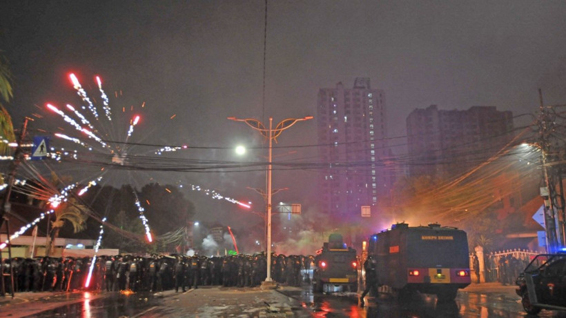 Milletvekillerine ayrıcalık isyan ettirdi, sokaklar karıştı - Resim: 2