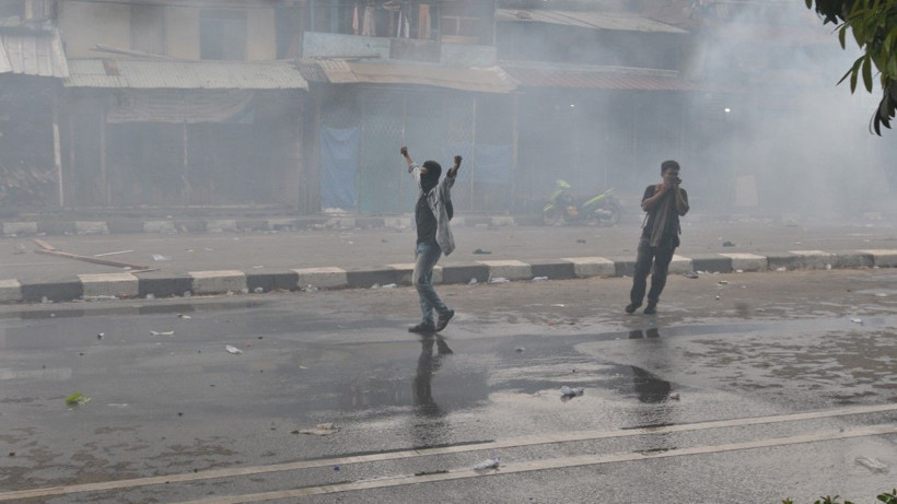Milletvekillerine ayrıcalık isyan ettirdi, sokaklar karıştı - Resim: 29