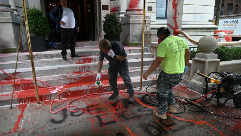 Gazetecinin evine kırmızı boya döküldü - Resim: 9