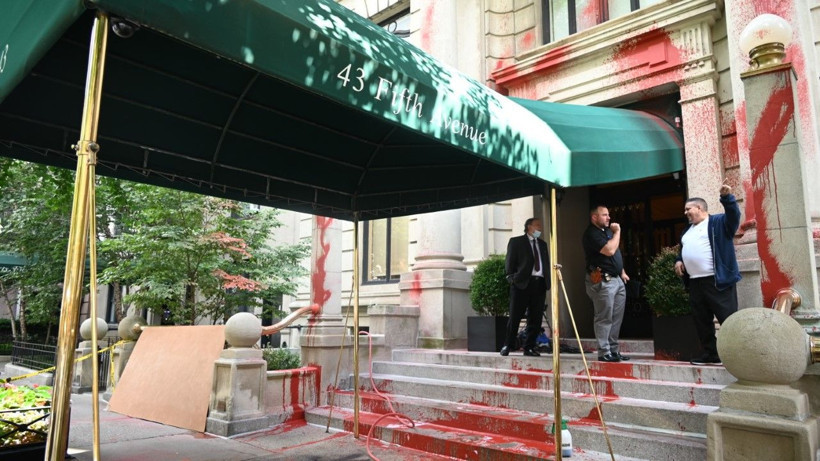 Gazetecinin evine kırmızı boya döküldü - Resim: 11