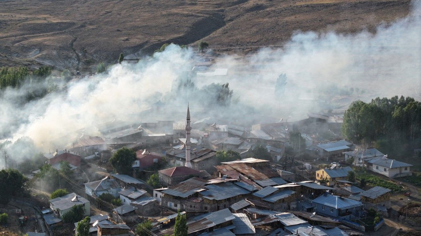 Yangın faciasında çok sayıda ev kül oldu - Resim: 6