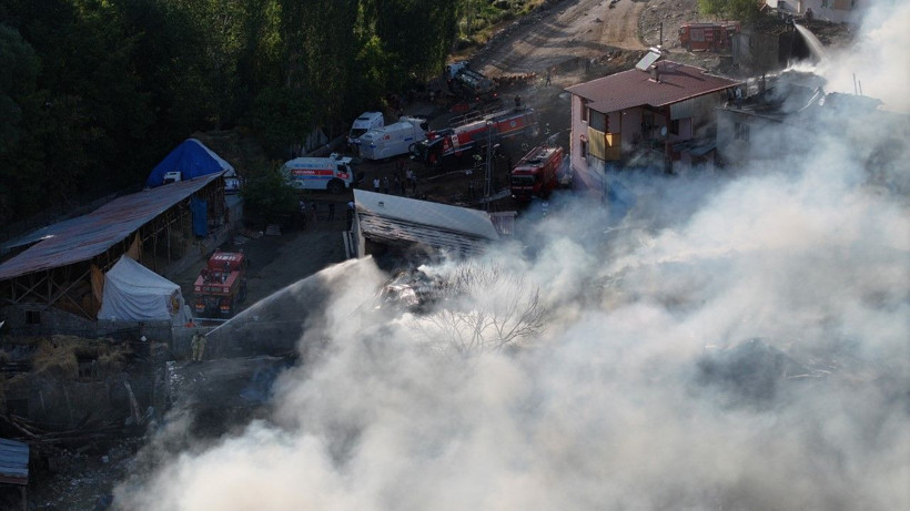 Yangın faciasında çok sayıda ev kül oldu - Resim: 9