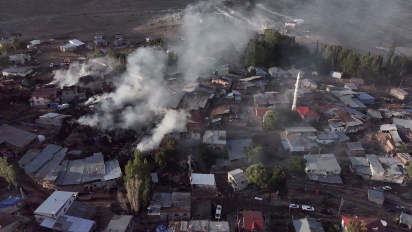 Yangın faciasında çok sayıda ev kül oldu - Resim: 10