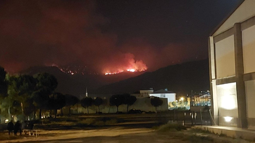 Denizli’de yangın giderek büyüyor - Resim: 10